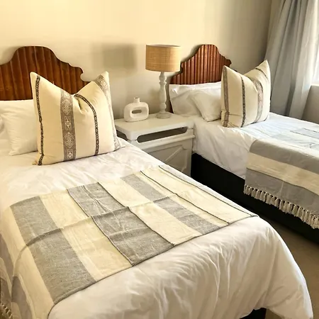 Ukhutula Plett - Spacious Central Self-Catering Plettenberg Bay Exterior photo