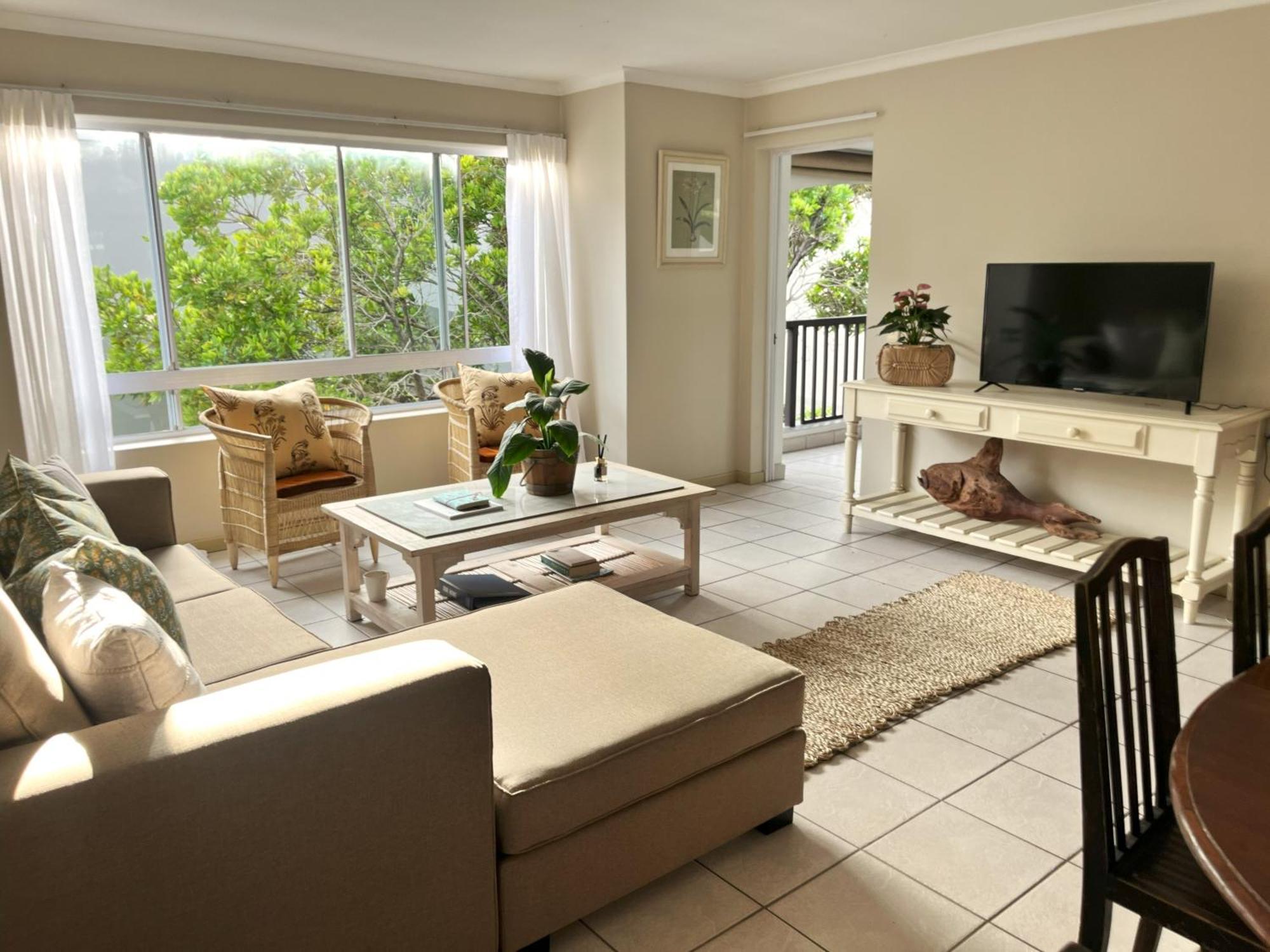Ukhutula Plett - Spacious Self-catering *